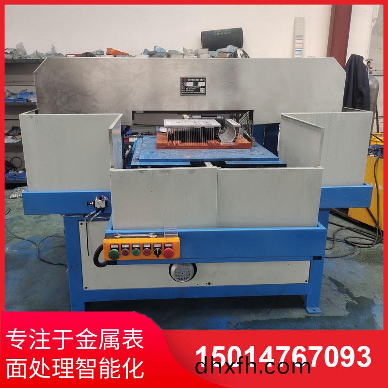 鋁材(cai)直紋(wen)拉絲機生(sheng)産供(gong)應(ying)